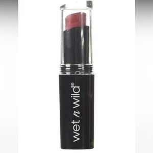 Wet n Wild new “wine room” 906D lot of 2 lipstick’s